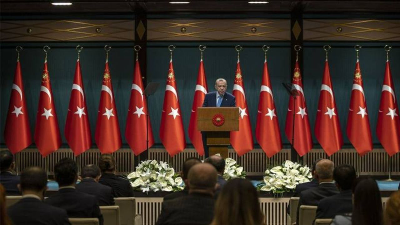 Akp'Nin Cumhurbaşkanlığı Sistemi'ndeki Tıkanıklıklara Karşı Yarı Başkanlık Arayışı İddiası
