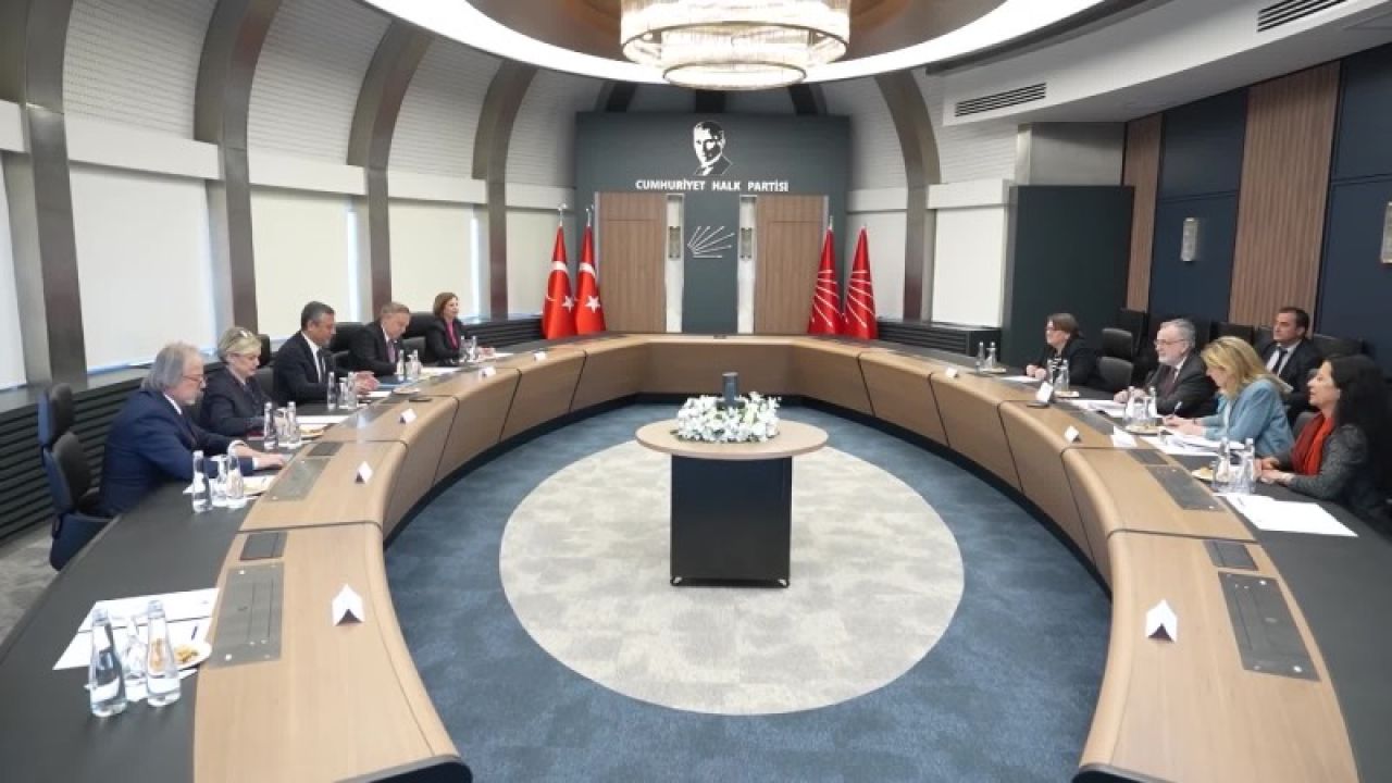 Chp Genel Başkanı Özel'den Avrupa Konseyi Ziyareti
