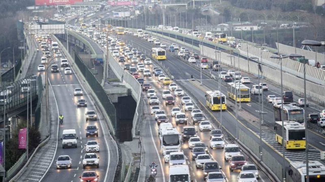 İstanbul'da Trafik Sıkışıklığının Yıllık Maliyeti 6 Milyar Doları Geçiyor
