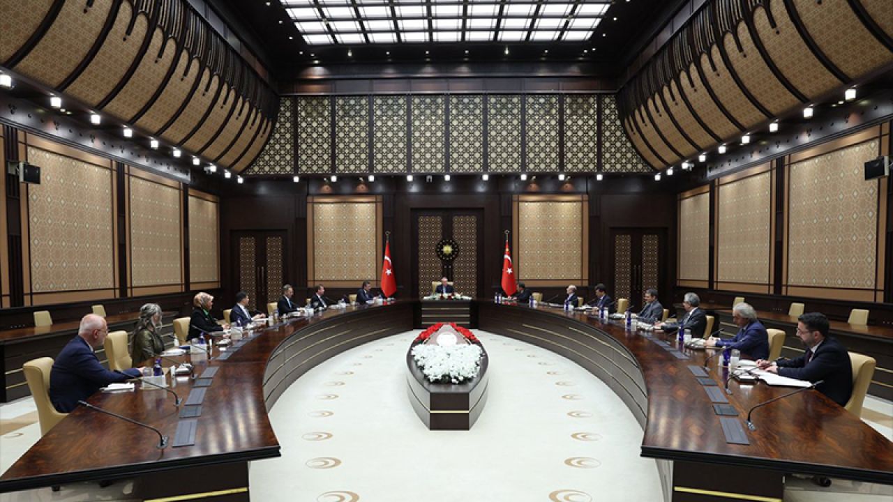 Erdoğan'dan Politika Kurulları Başkanvekilleriyle Toplantı: 2028 Seçimleri Gündemde
