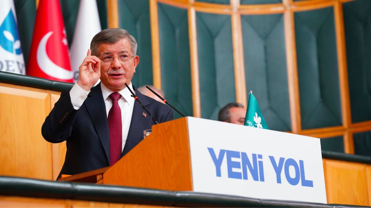 Davutoğlu: Cumhurbaşkanlığı Sistemi, Siyasal Yozlaşmayı Kaçınılmaz Kıldı
