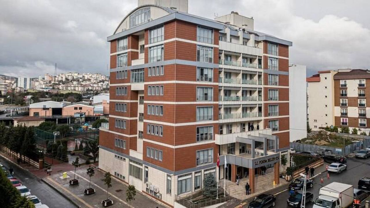 Pendik Belediyesi'nden Milyonluk Harcamalar: 36 Bin Termos, 5 Bin Fincan, 50 Bin Kahve Seti
