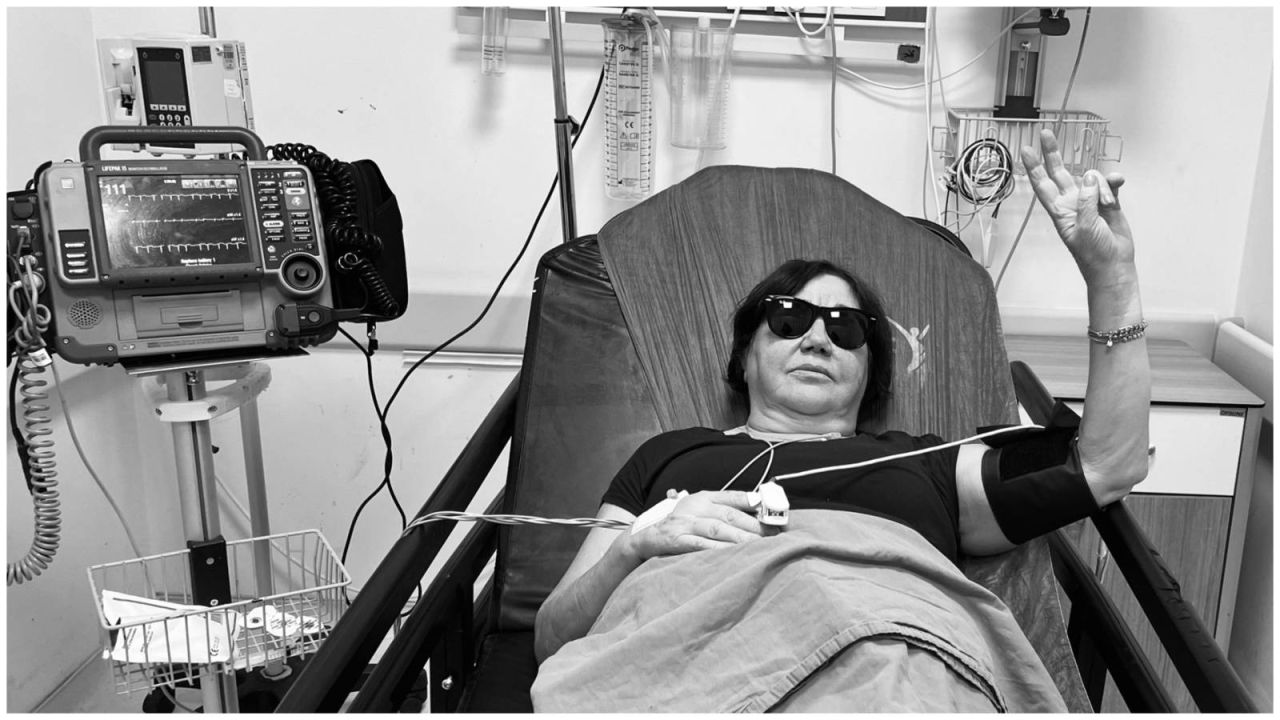 Nazan Öncel Hastaneye Kaldırıldı, Konser İptal
