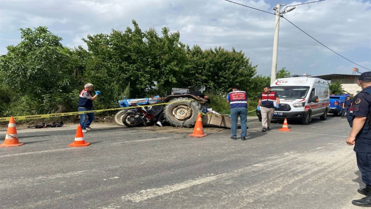Aydın'da Traktörle Motosiklet Çarpıştı: 3 Ölü, İkisi Üniversite Öğrencisi
