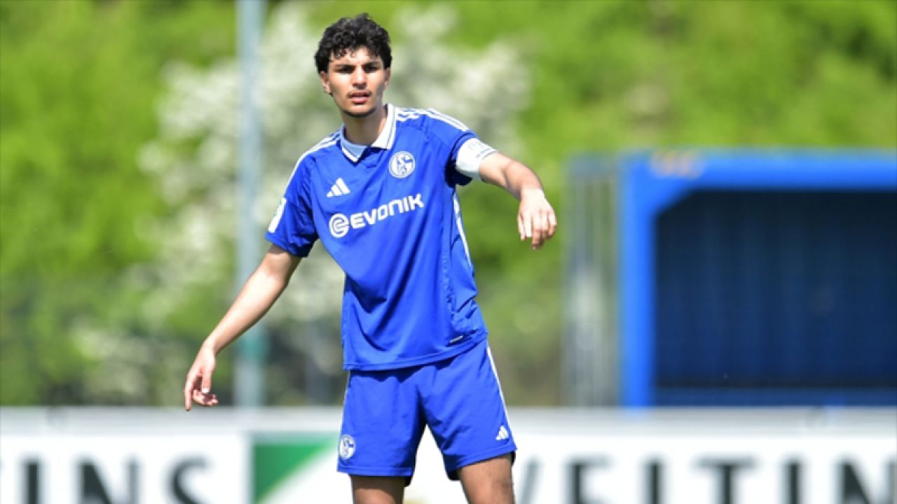 Galatasaray, Kaan Ayhan'ın Kardeşini Gözüne Kestirdi
