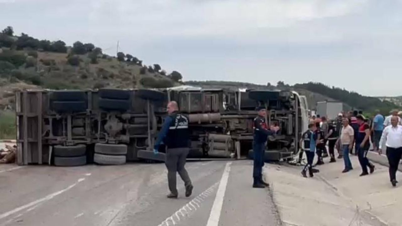 Çanakkale'de Zincirleme Kaza: 4 Ölü, Çok Sayıda Yaralı
