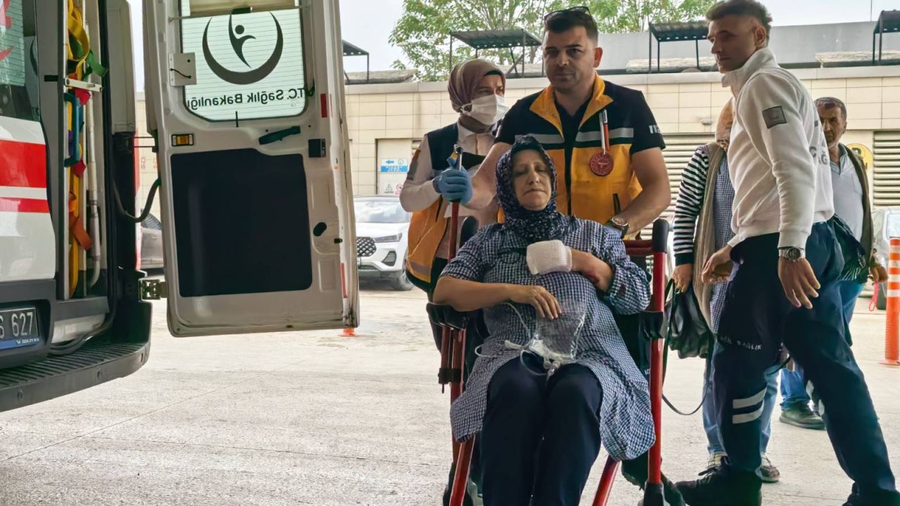 Elini Makineye Kaptıran Tekstil İşçisi Yaralandı
