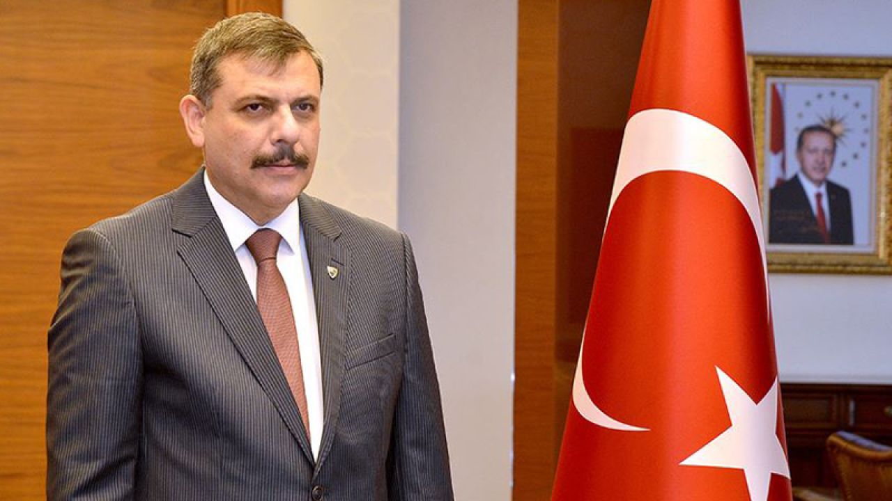 Erzurum Valisi'nden Oğlunun Çakarlı Araç Videosuna Savunma: "Beşer Şaşar"
