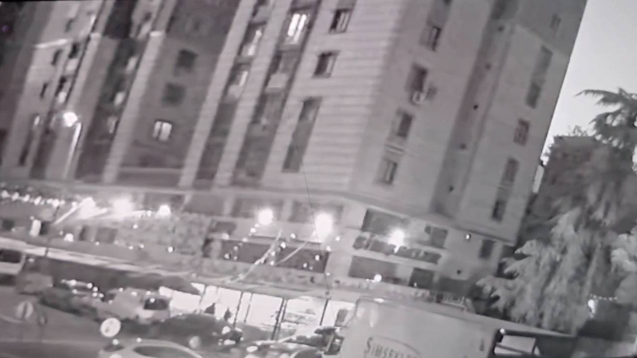 Doğalgaz Patlaması Paniği: 7. Kattan Atladı, O Anlar Kamerada
