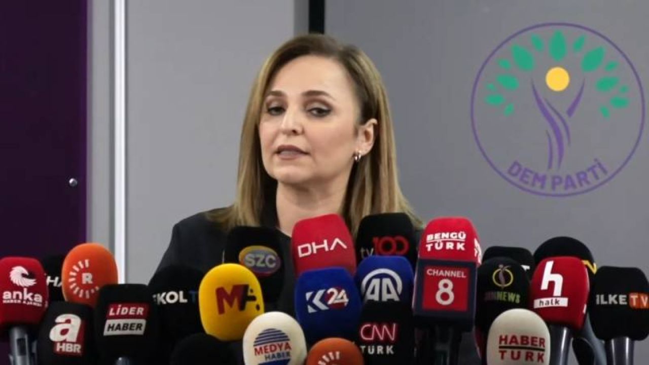 Dem Parti Myk'sı Toplandı, Ayşegül Doğan Açıklama Yapıyor
