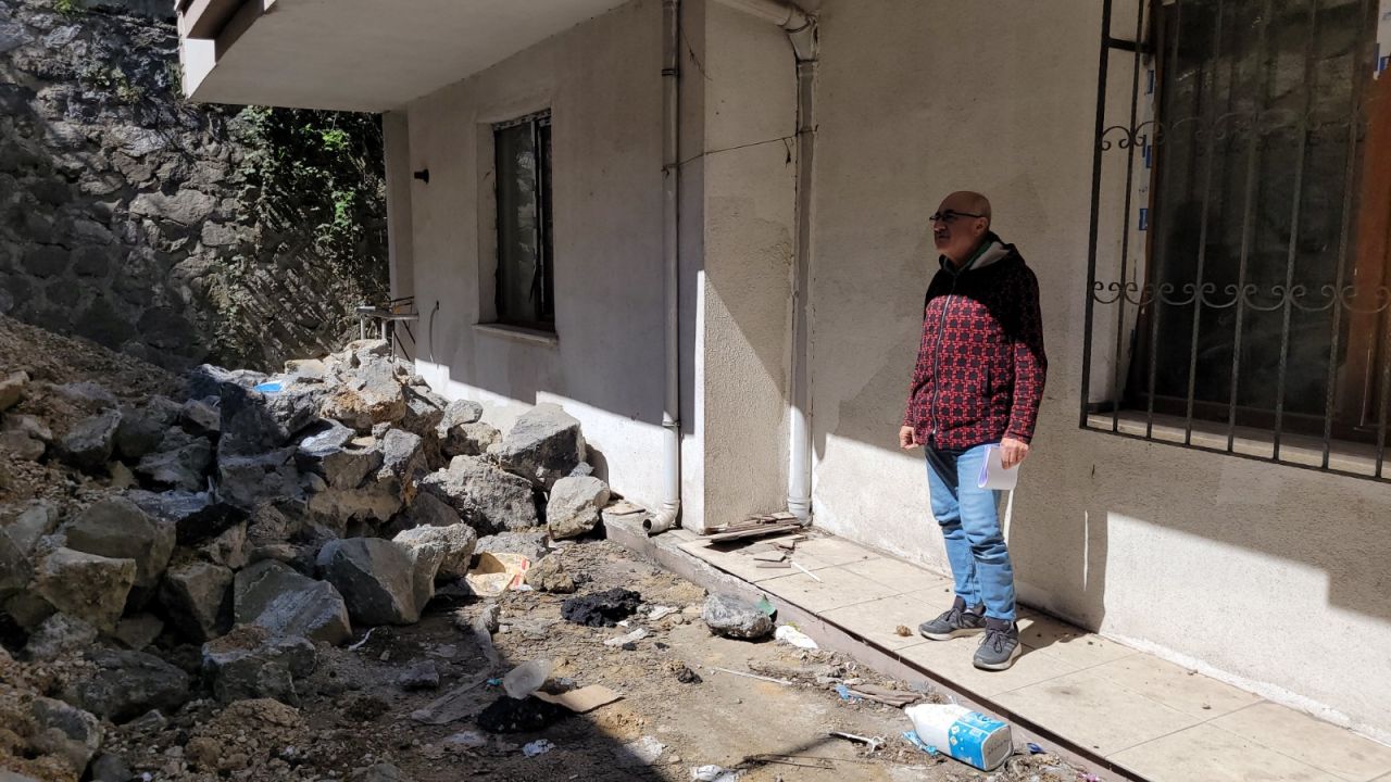 İstinad Duvarı Çöktü, Daire Sahipleri Müteahhitle Mahkemelik Oldu
