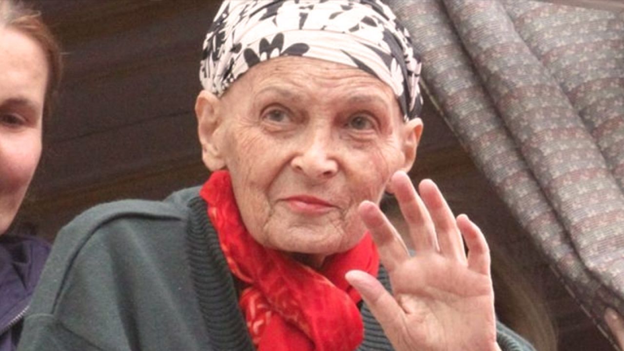 Özgür Özel'den Türkan Saylan'a Anma Mesajı: İdeallerine Sahip Çıkacağız
