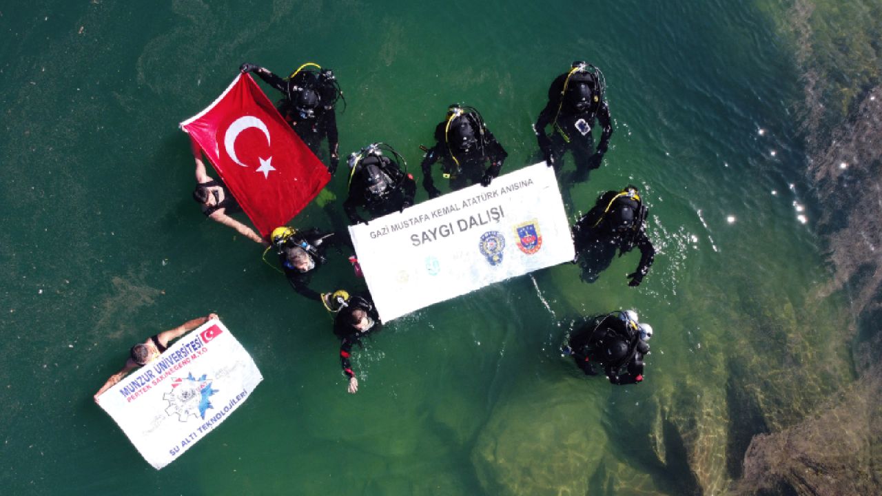 Keban Baraj Gölü'nde Ata'ya Saygı Dalışı
