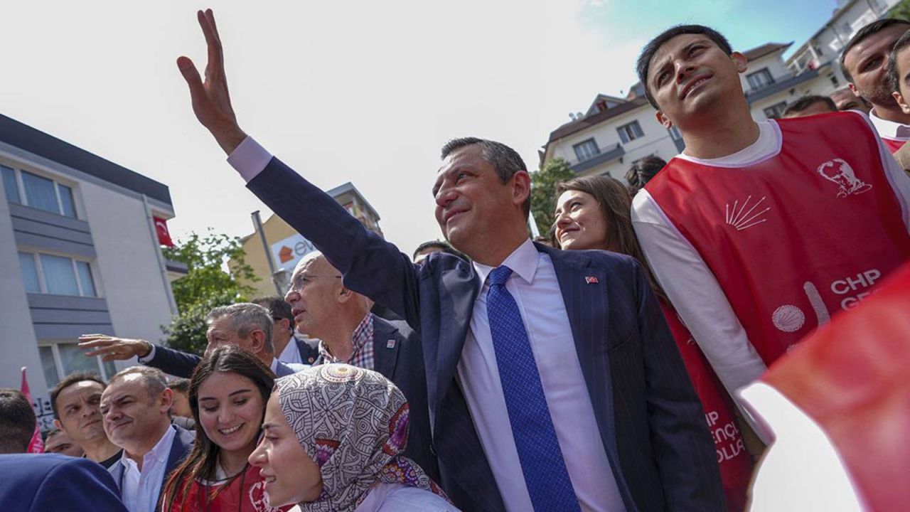 Özgür Özel'den Eski Chp Genel Başkanlarına 19 Mayıs Telefonu
