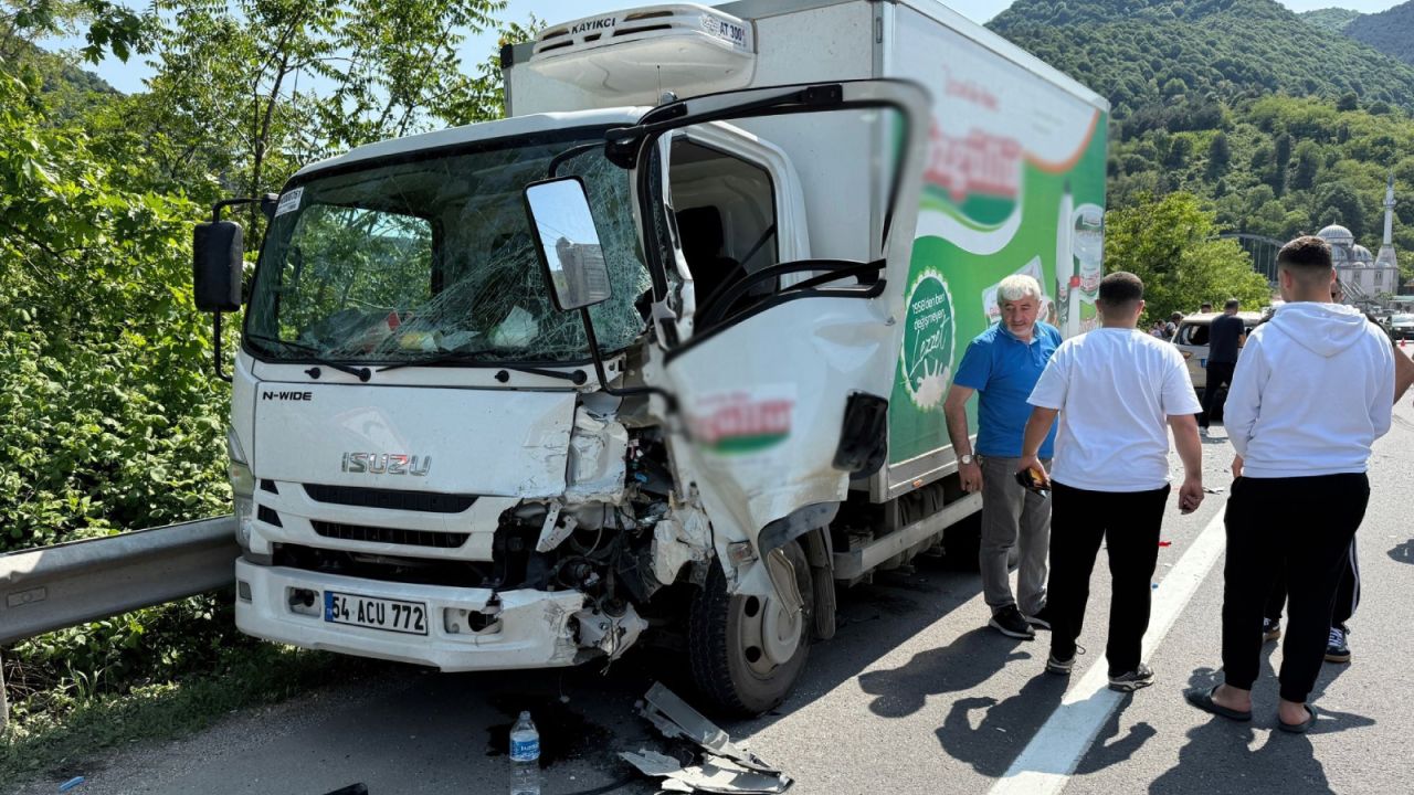 Kamyonet Cipe Çarptı: 2 Yaralı
