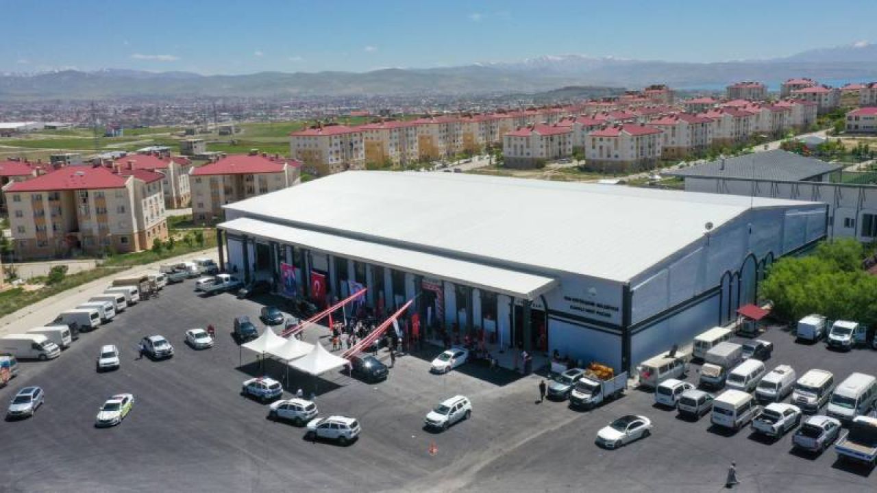 Van Kayyımı'ndan Semt Pazarına Bir Açılış Daha
