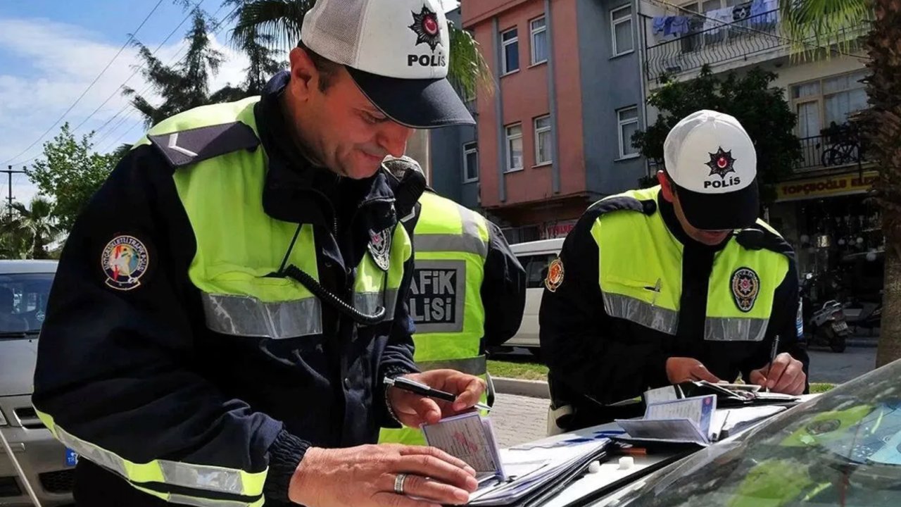 Araç sahipleri hemen kontrol etmeli! Bilmeyen sürücülere rekor ceza kesildi