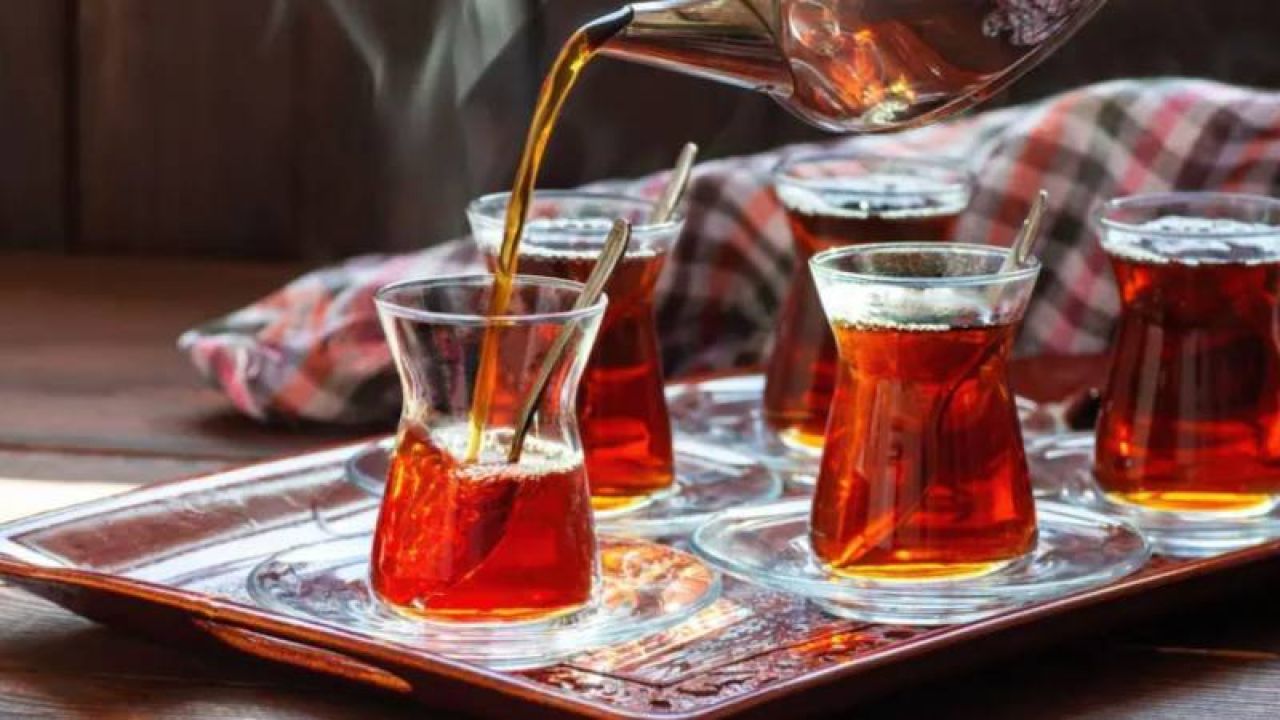 Türkiye'de Çayın Bilinmeyen Tarihi: Kalkınma Projesiydi, 1950'lerde Popülerleşti