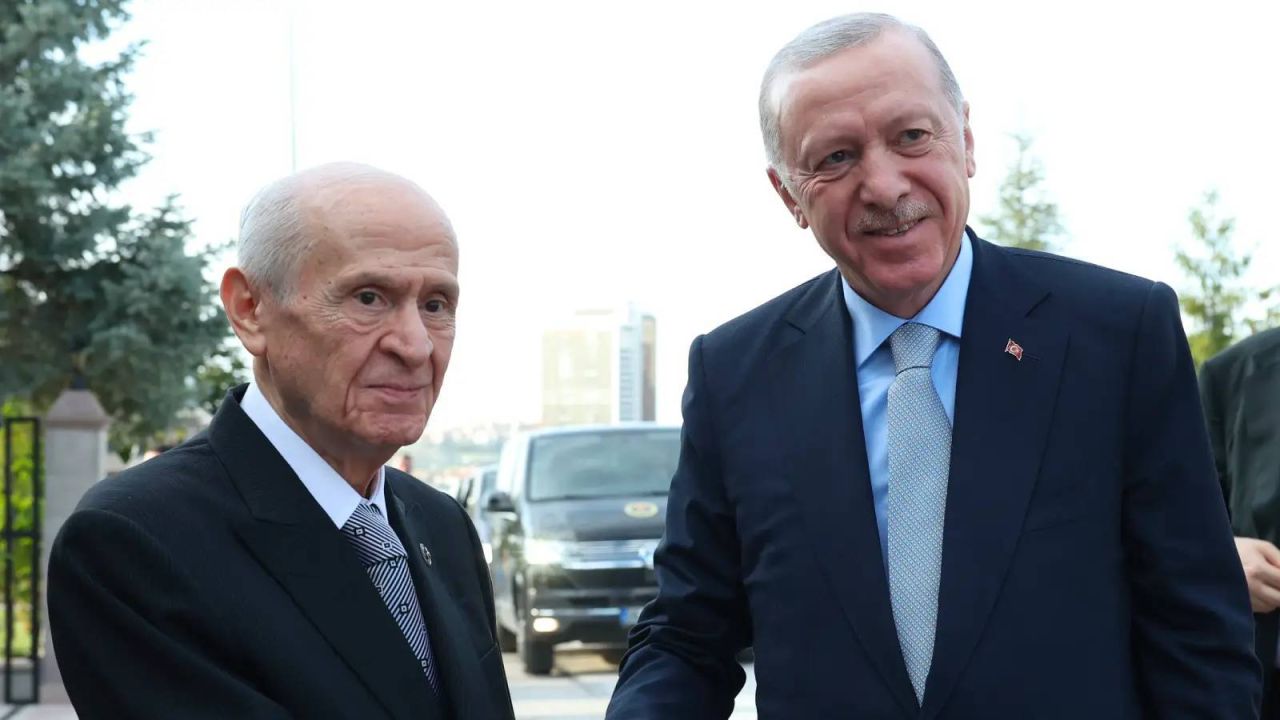Erdoğan'dan Bahçeli'ye Adaylık Teşekkürü: Milletimizin Bizi Nerede Görmek İsterse Orada Olduk, Yine Onlara Kulak Vereceğiz
