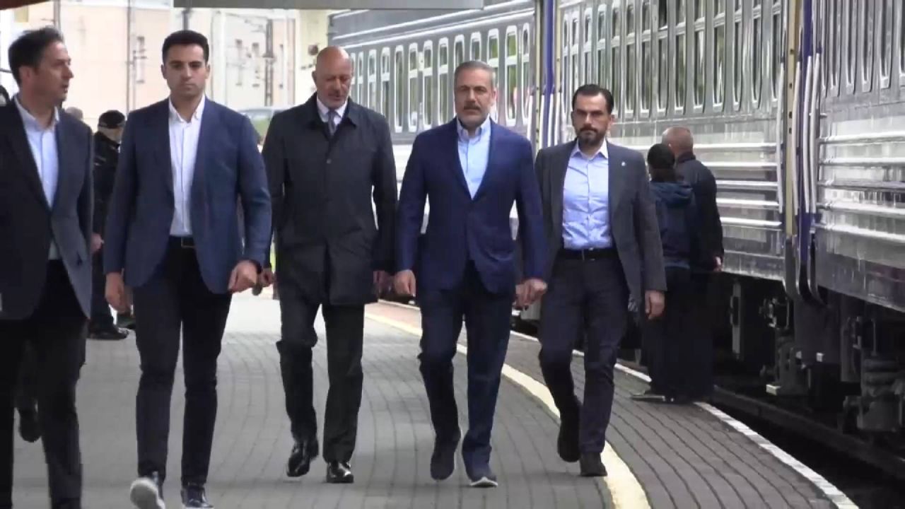 Bakan Fidan, Ukrayna Ziyareti İçin Polonya'dan Kiev'e Trenle Hareket Etti
