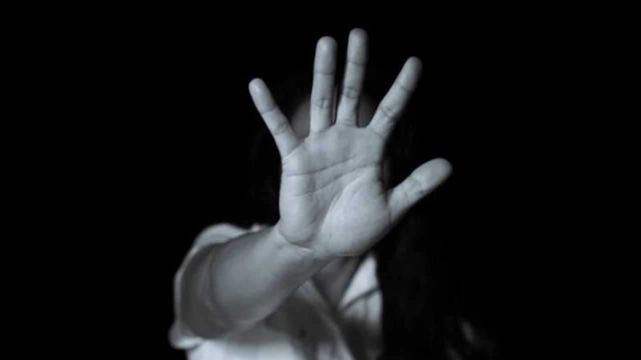 İstinaf, Üvey Kızına Dışkı Yediren Kadının Cezasını Onadı
