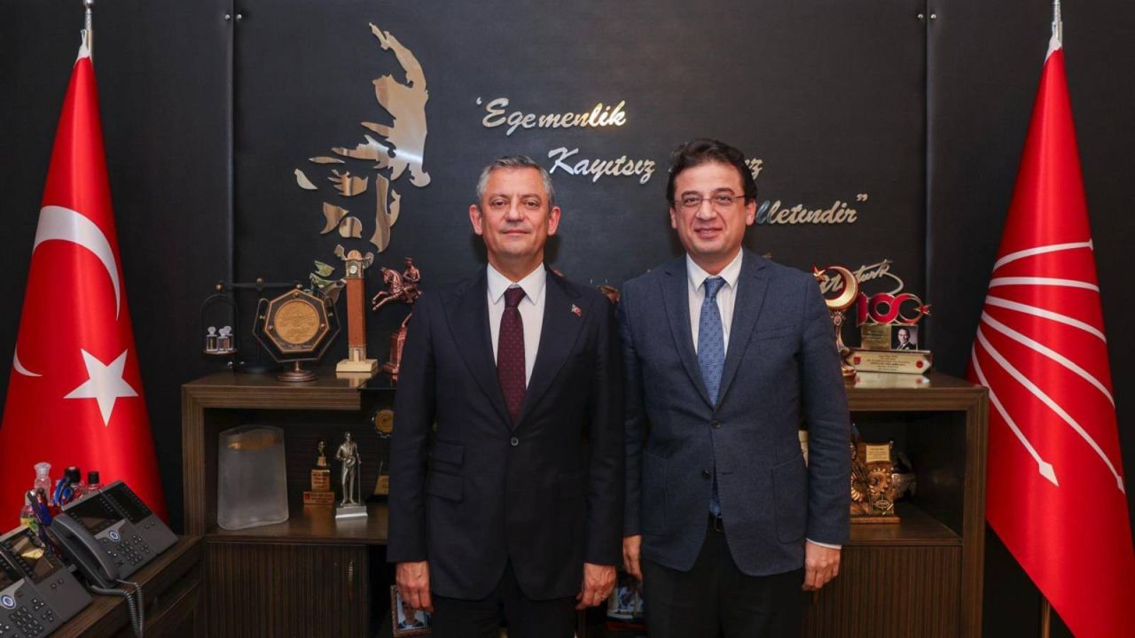 Chp'li Yunus Emre'den Kurultay Ve Yargı Çıkışı: Atatürk'ün Partisine Çökemeyeceksiniz
