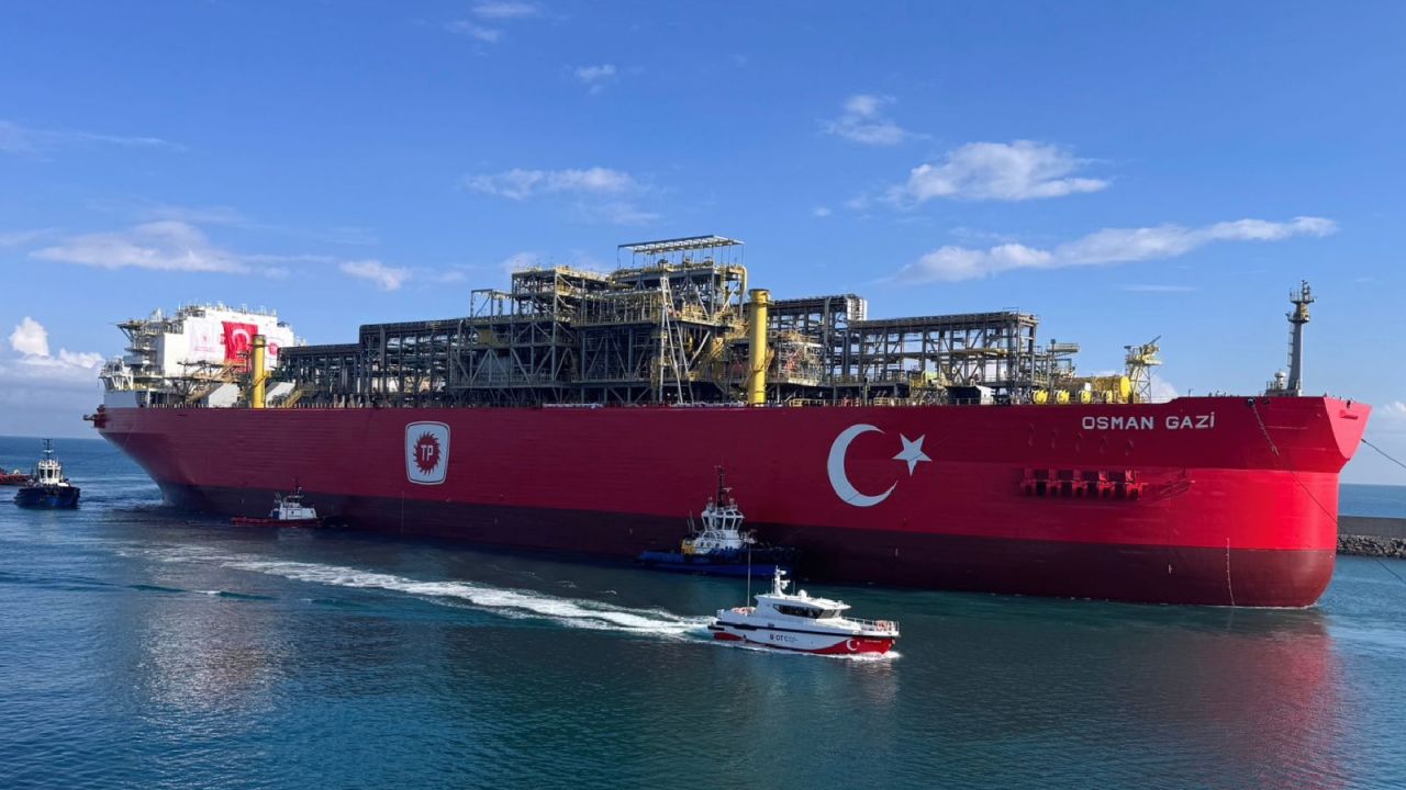 Türkiye'Nin İlk Yüzer Doğal Gaz Üretim Platformu Osman Gazi Filyos Limanı'nda
