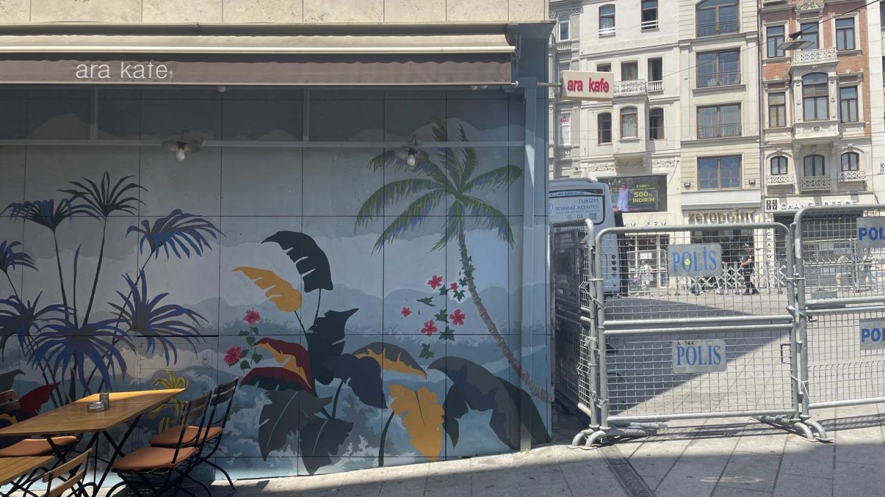 Ara Kafe: Cumartesi Anneleri Resmine Gece Zarar Verildi, Bu Yüzden Kaldırdık
