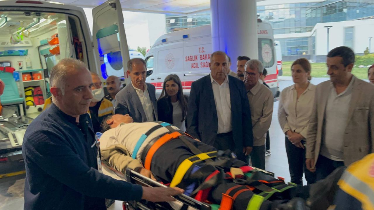 Dem Parti Milletvekili Dindar Kaza Yaptı, Hastaneye Kaldırıldı
