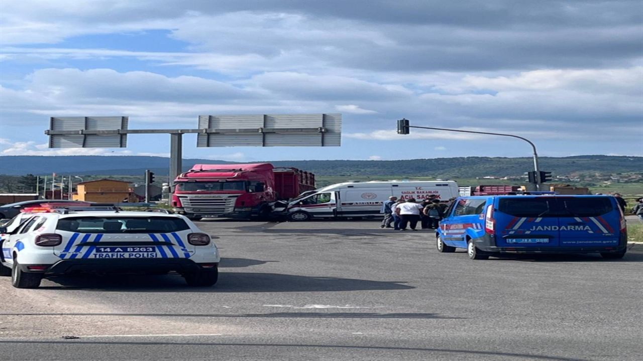 Ambulans Kaza Yaptı, İçindeki Gerede Cumhuriyet Başsavcısı Yaralandı
