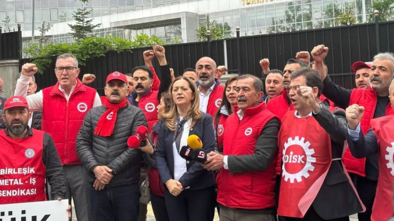 DİSK'ten TÜİK Önünde Eylem: Yargı Kararı Uygulansın, Madde Sepeti Açıklansın