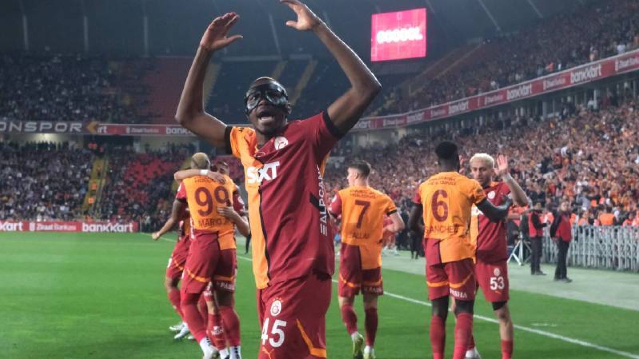 Osimhen'den Napoli'ye Rest: Görüşmelere Telefonla Katıldı
