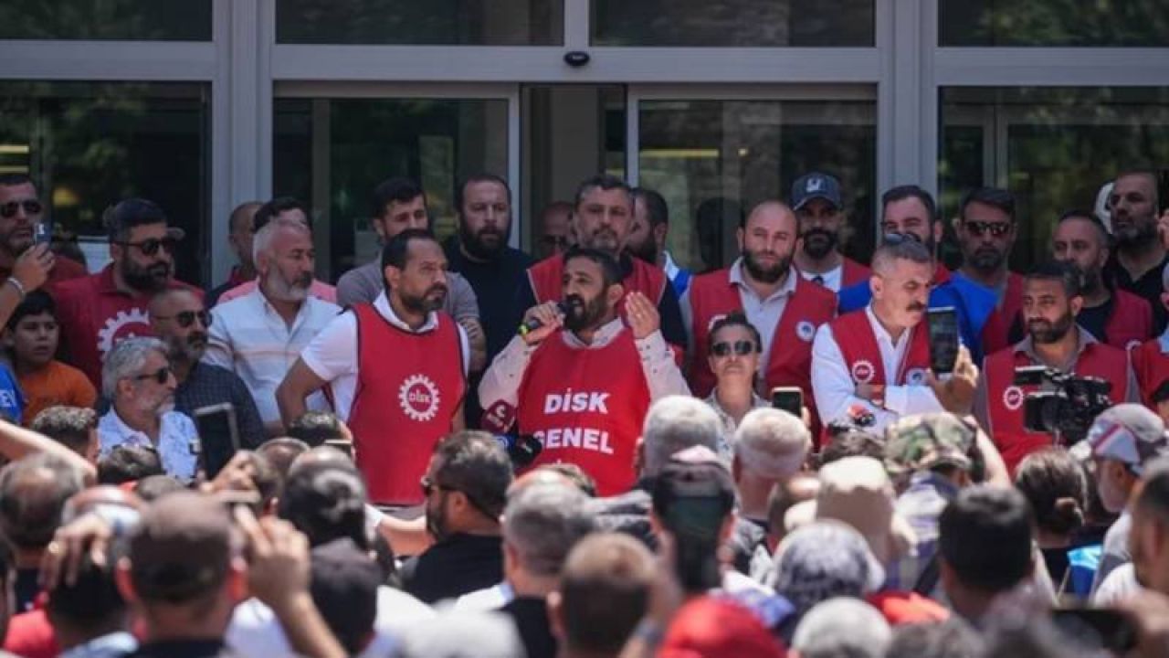 Fatih Altaylı'dan İzmir Grevine Sert Eleştiri: "Bu Cahil Sendika Anlayışı Sendika Değil"
