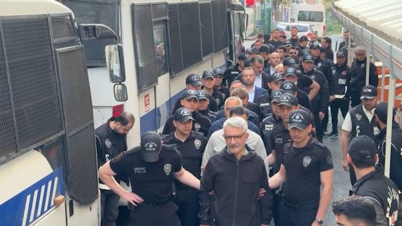 Ak Parti'nin Haka Dansı İddiası: Chp'den Servis Edilen Görüntülere Tepki
