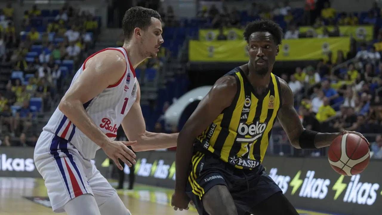 Fenerbahçe'de Transferi Nigel Hayes-Davis Duyurdu
