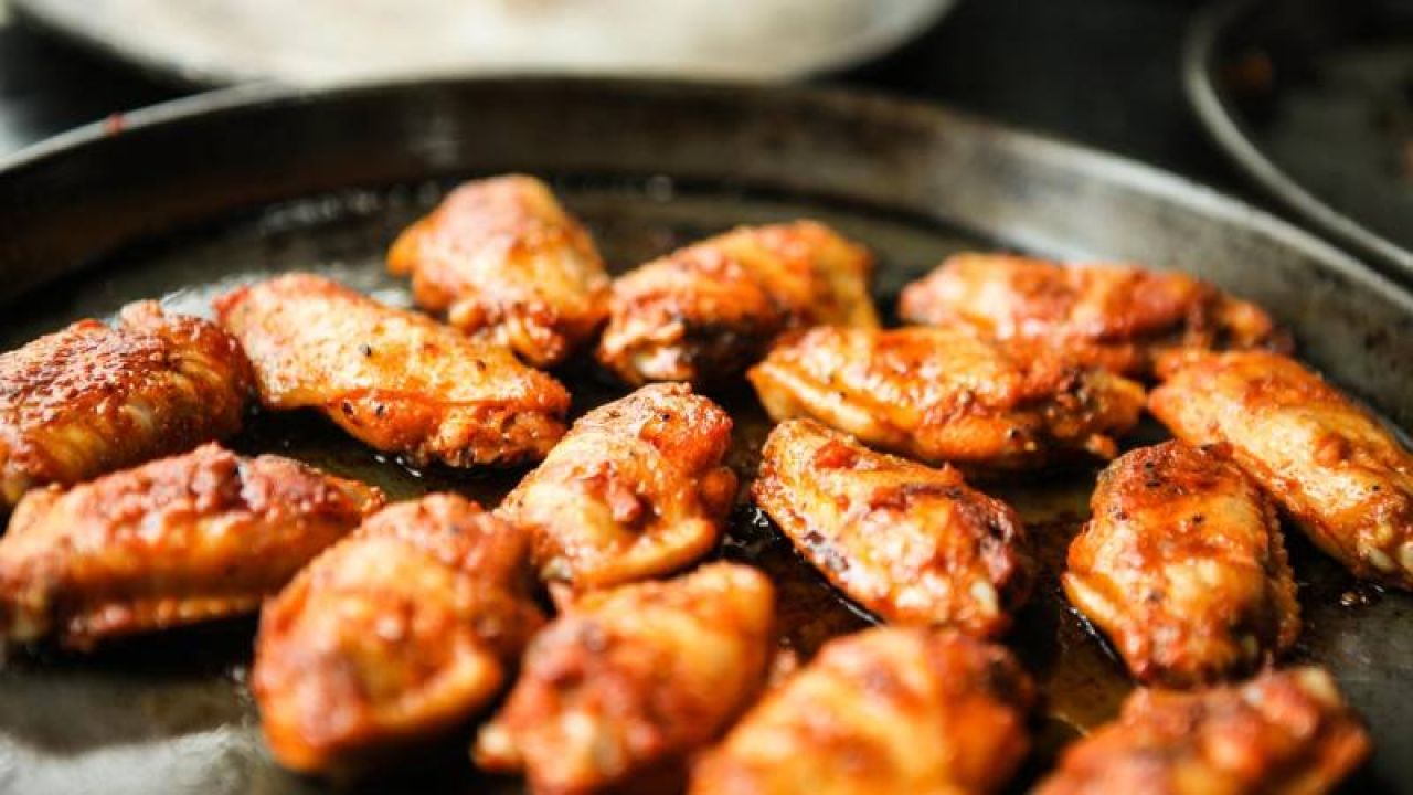 Şefler Dışarıda Her Şeyi Yiyor, Tavuk Hariç
