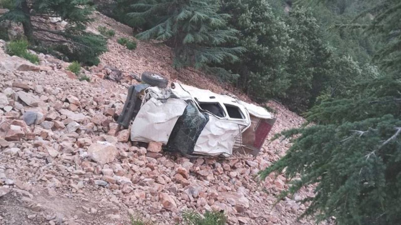 Gaziantep'te Kamyonet Uçuruma Yuvarlandı: Aynı Aileden 3 Ölü, 1 Yaralı
