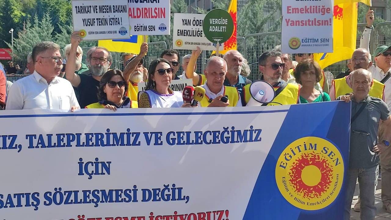 Eğitim Sen'den Toplu Sözleşme Talepleri: Maaşlar Yoksulluk Sınırı Üzerine, 150 Bin Öğretmen Ataması İstemi
