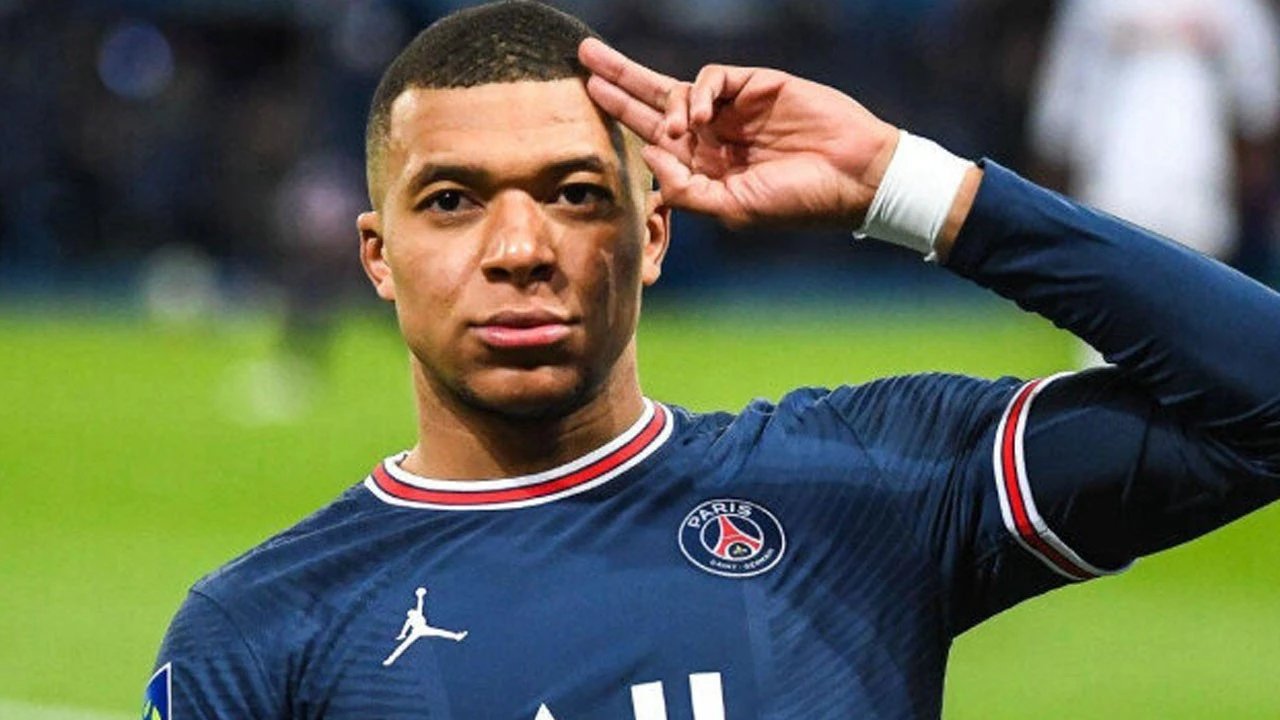 Mbappe'den Kötü Haber: Yıldız Futbolcu Hastanede