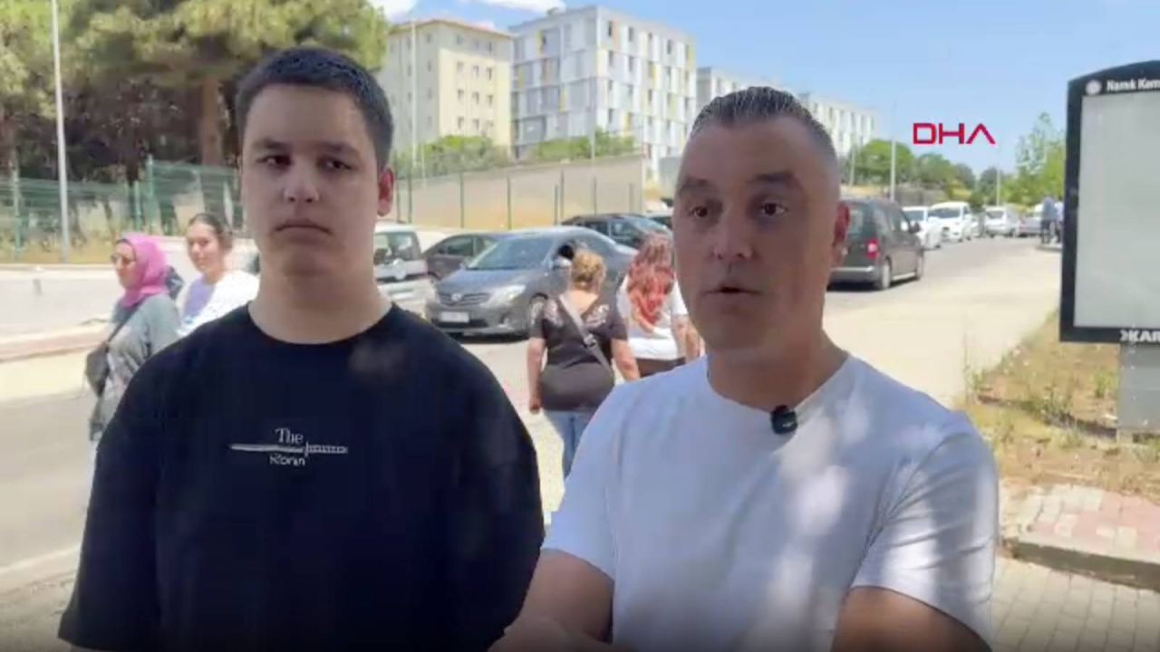 Açıktan Lise Mezunu Anne ve Oğlu Aynı Anda YKS'de
