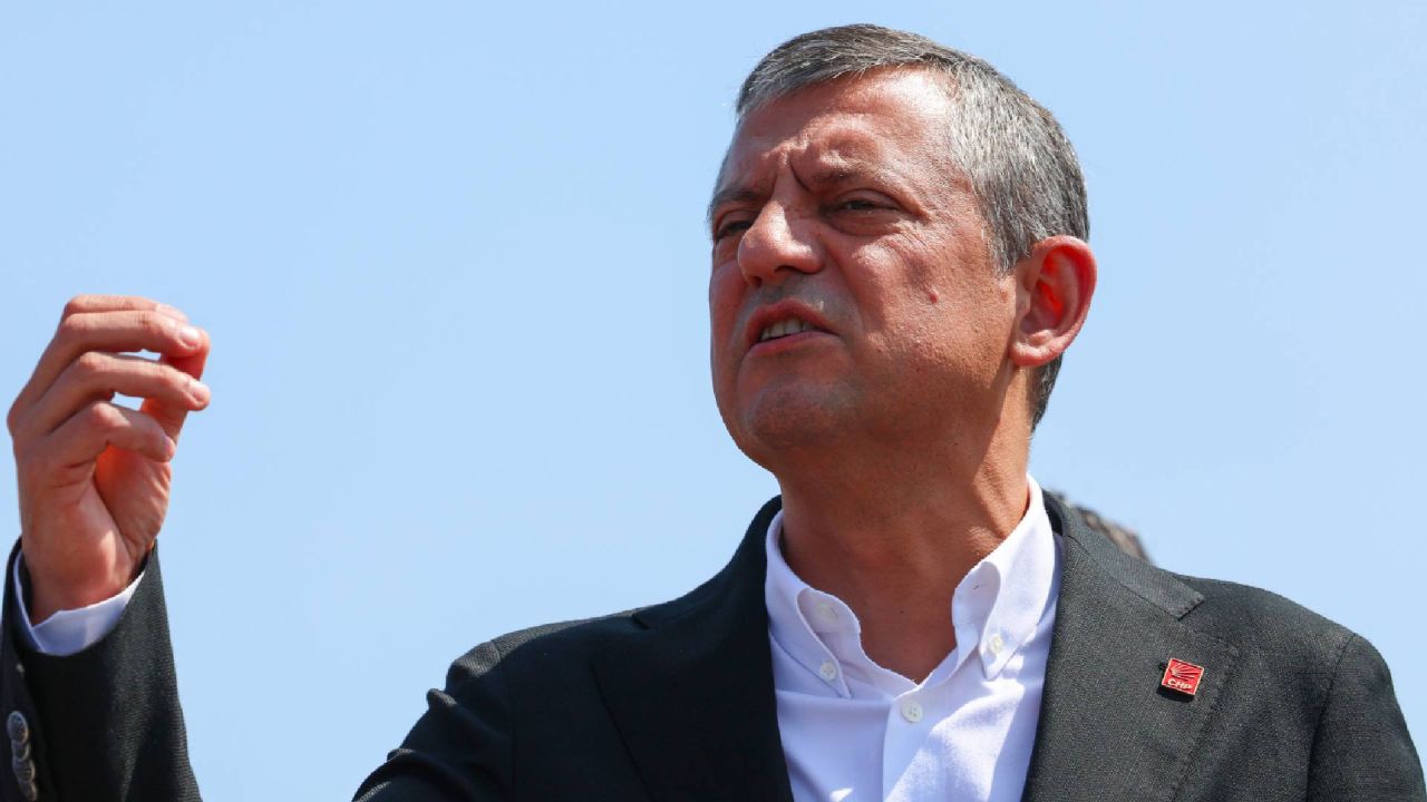 Özel'den 'Kurultay Davası' İddiası: Erdoğan Medyası ve Yargısından CHP'ye Kumpas
