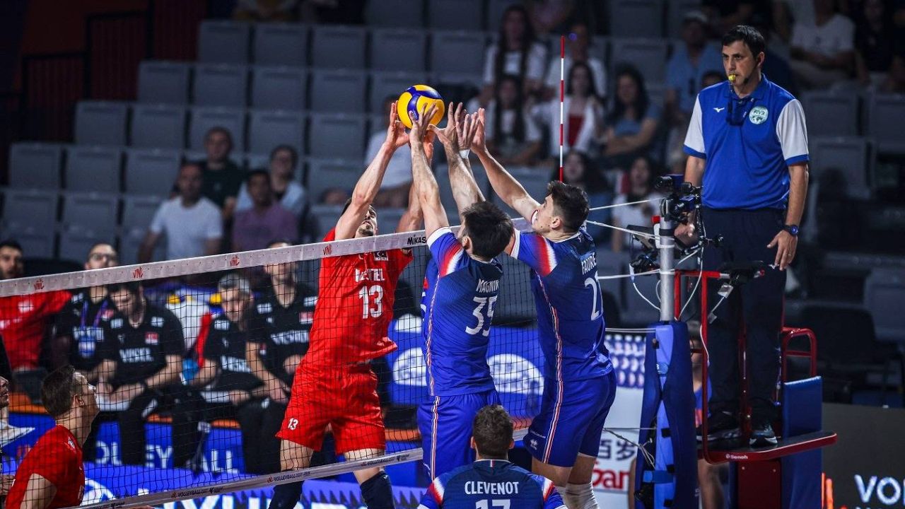 A Milli Erkek Voleybol Takımı Fransa'ya Mağlup Oldu
