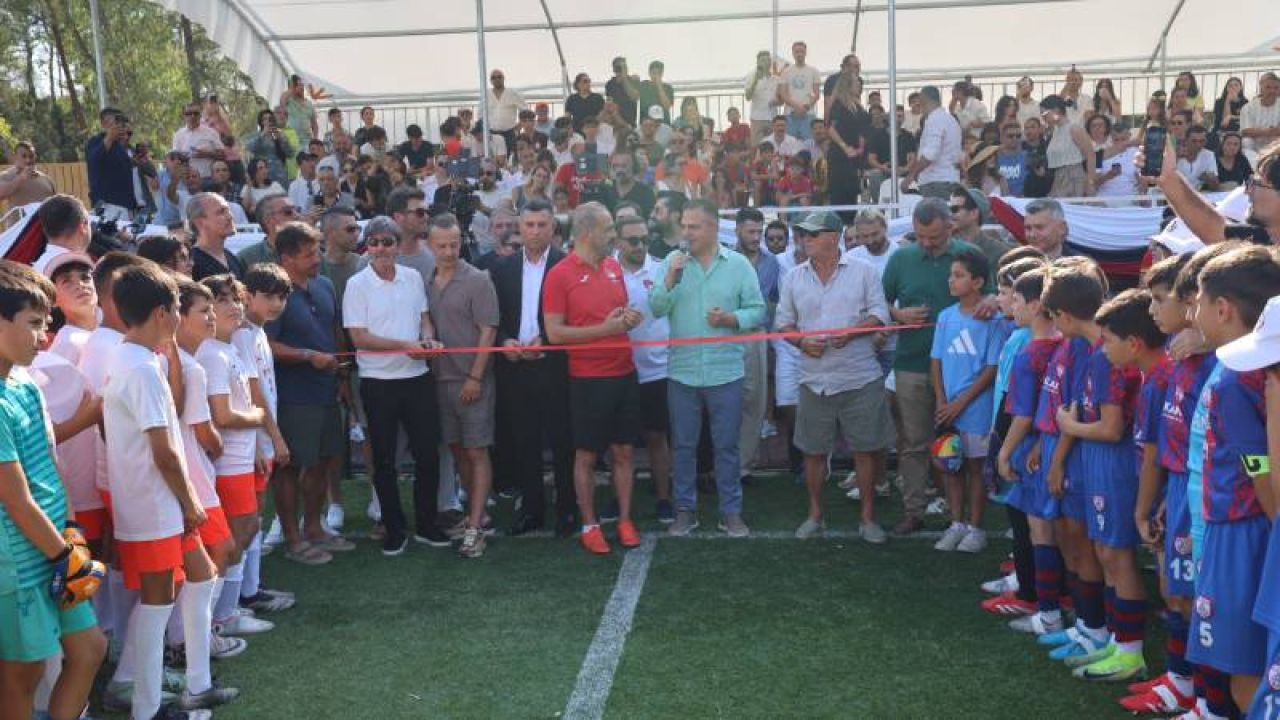 Yılmaz Erdoğan'dan Köyceğiz'e Futbol Sahası, Ünlüler Açılışa Koştu
