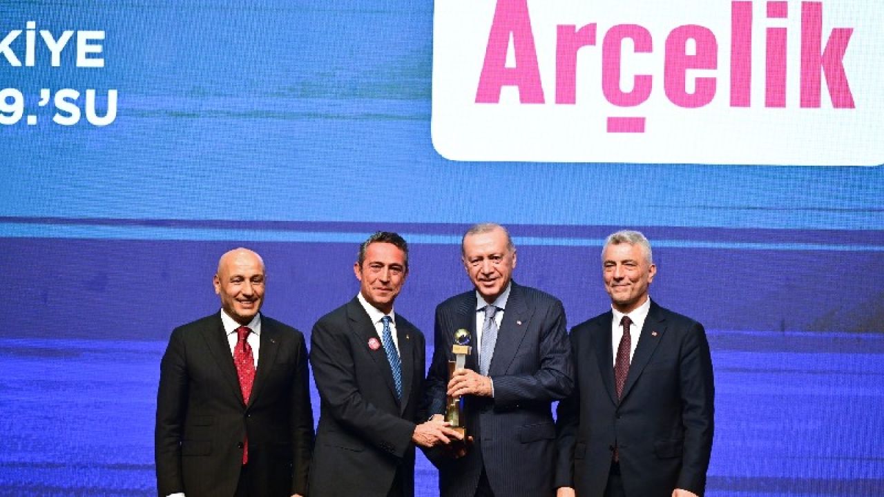 Ali Koç, Cumhurbaşkanı Erdoğan'dan İhracatın Şampiyonları Ödülünü Aldı
