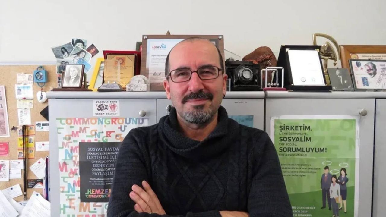 Kılıçdaroğlu'na 'Doluyuz' Diyen Datça Belediyesi Sosyal Medya Yöneticisi Görevden Alındı
