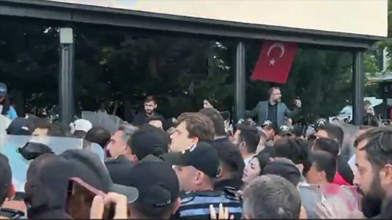 Chp Ankara Gençlik Kolları Yürüyüşüne Polis Müdahalesi
