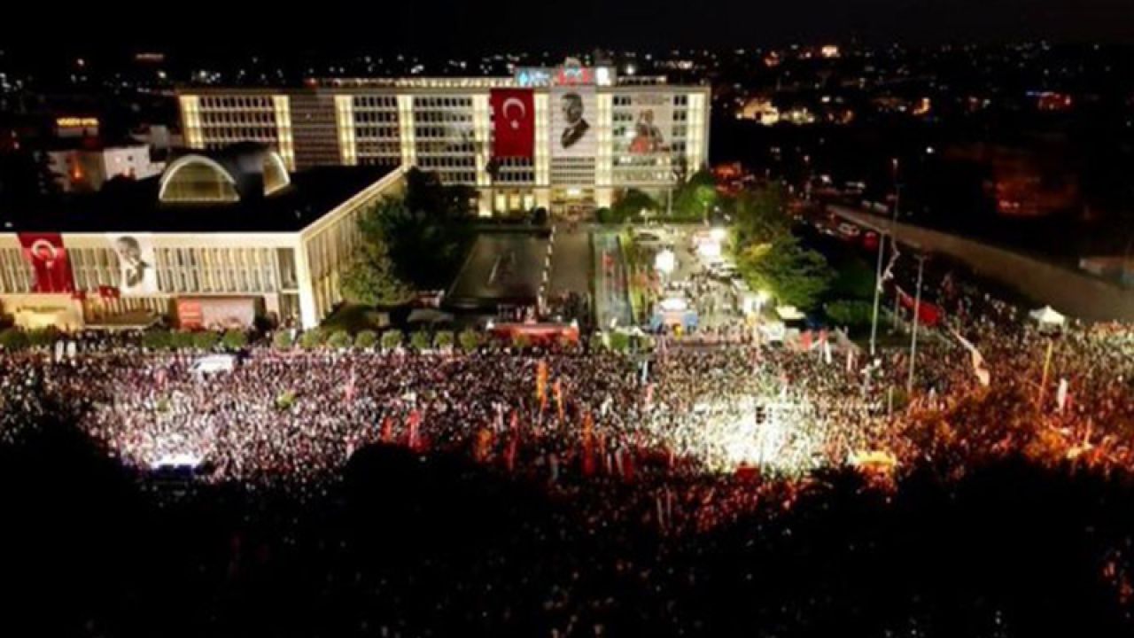 Reuters, Chp'nin Saraçhane Mitingini Canlı Yayınladı
