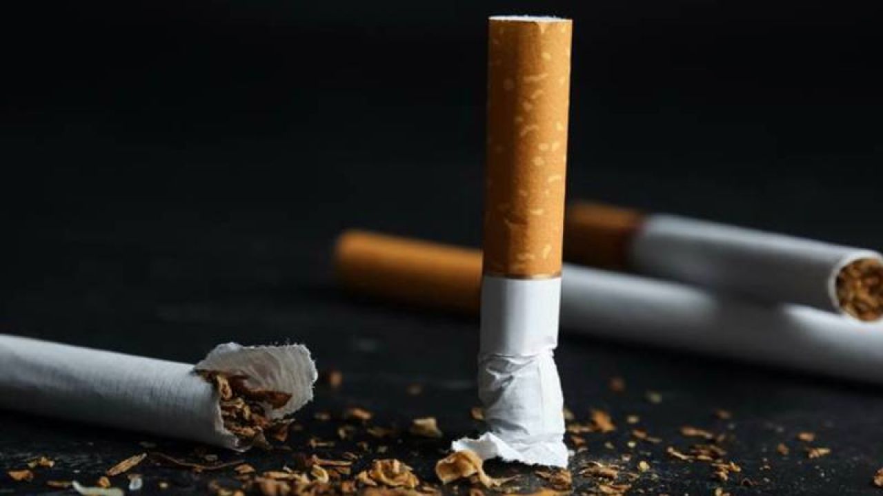 Uzmanlar Gelecek Kaygısının Sigara Tüketimini Artırdığını Belirtiyor