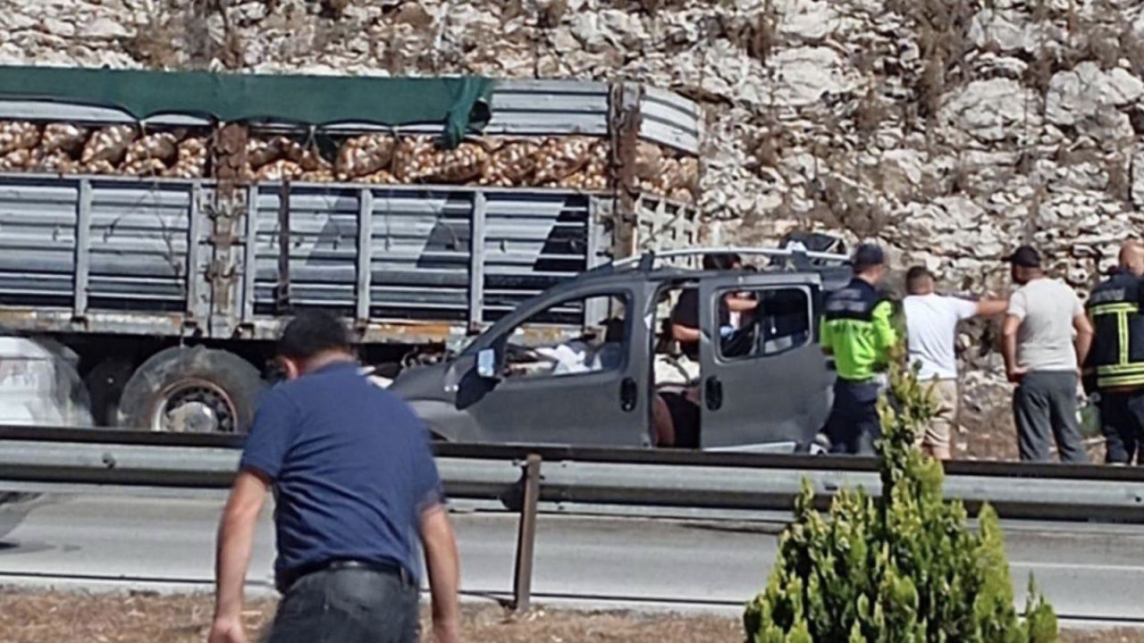 Adana'da Trafik Kazası: 5 Ölü
