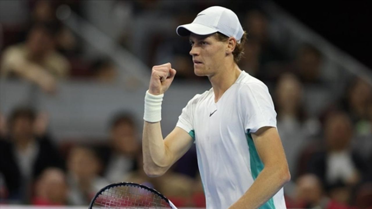 Sinner, Djokovic'i Devirdi; Wimbledon'da Finalde
